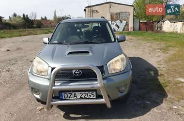 Toyota RAV4  2004