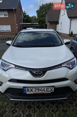 Toyota RAV4  2017