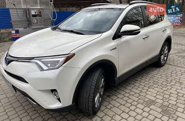 Toyota RAV4  2018