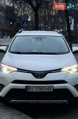 Toyota RAV4  2018