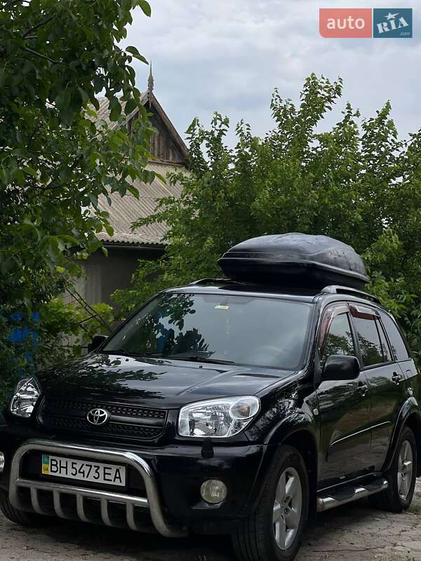 Универсал Toyota RAV4