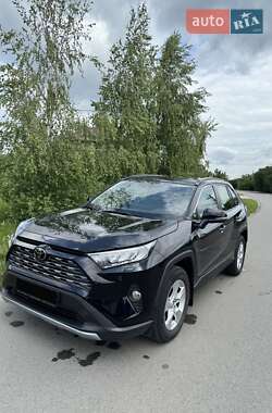 Toyota RAV4  2021