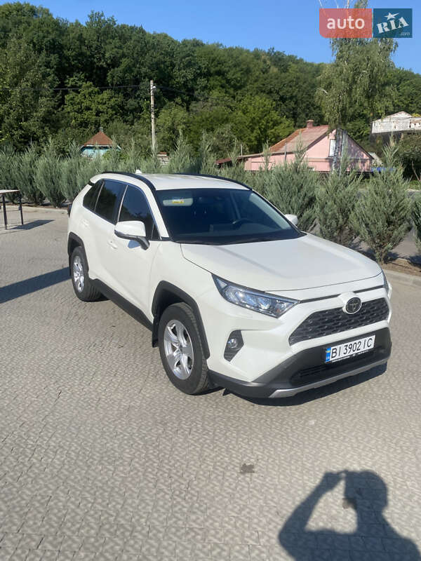 Легковые Toyota RAV4