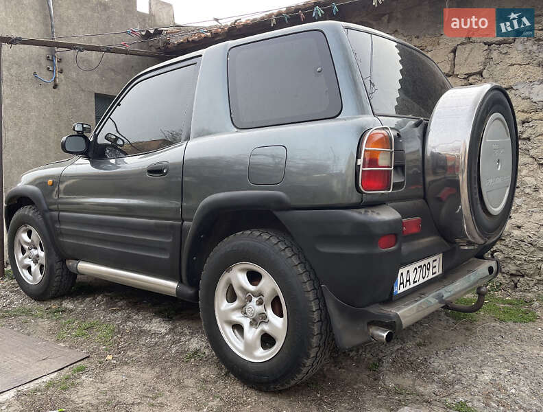 Легковые Toyota RAV4