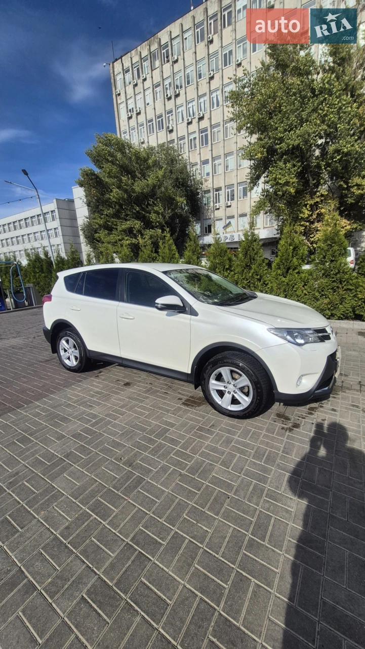 2013 Toyota RAV 4 - фото 1