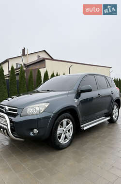 Toyota RAV4  2005
