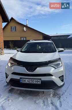 Toyota RAV4  2017