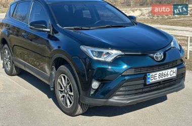 Toyota RAV4  2018