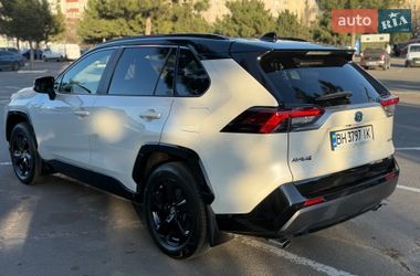 Toyota RAV4  2018
