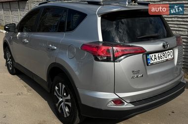 Toyota RAV4  2017