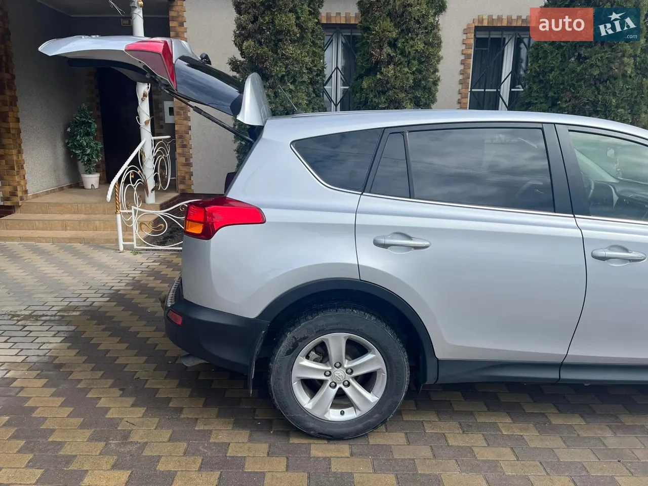 2014 Toyota RAV 4 - мініатюра 4