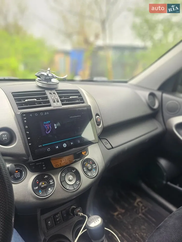 2010 Toyota RAV 4 - мініатюра 2