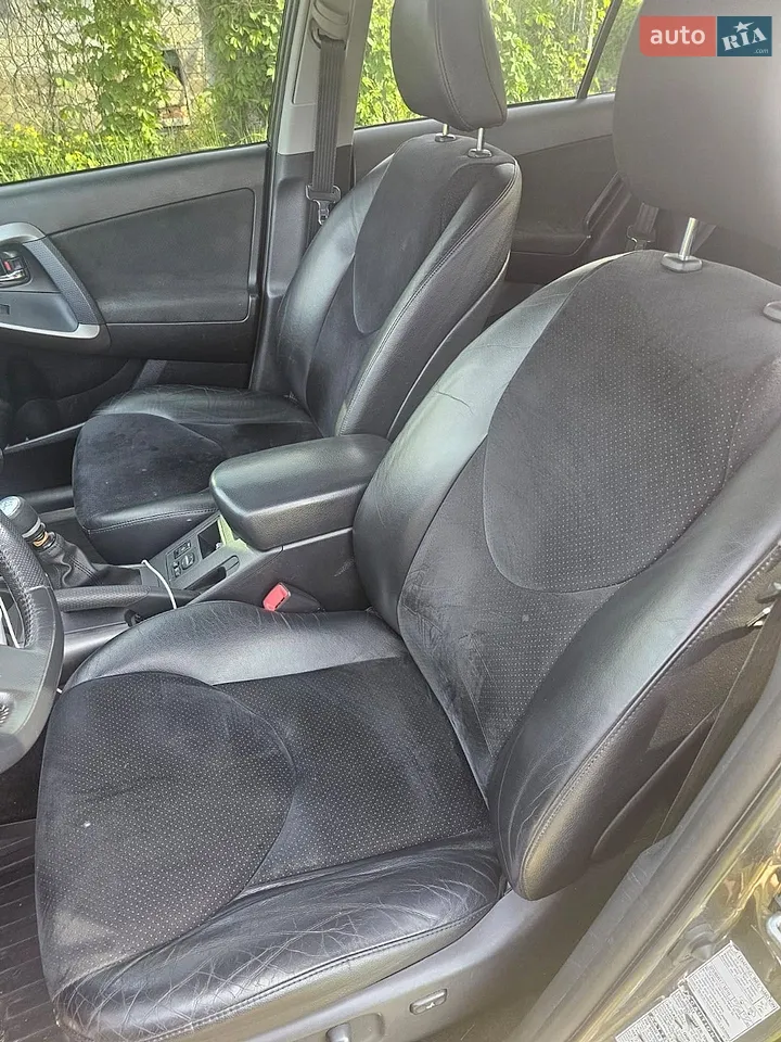 2010 Toyota RAV 4 - мініатюра 4