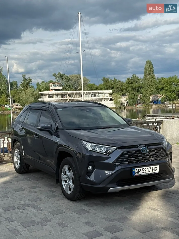 2020 Toyota RAV 4 - фото 1
