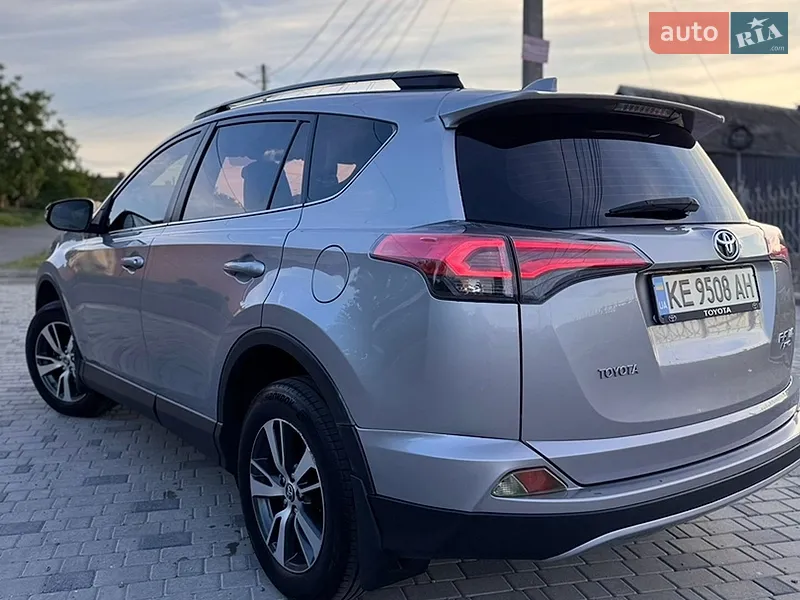 Toyota RAV4 2017