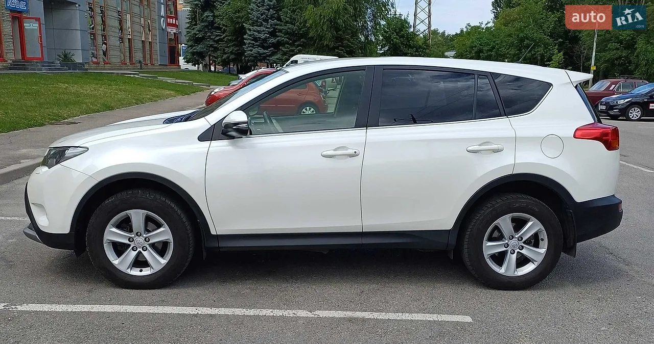 2013 Toyota RAV 4 - мініатюра 2