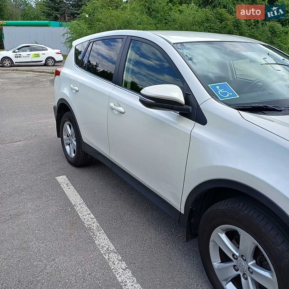 2013 Toyota RAV 4 - мініатюра 5