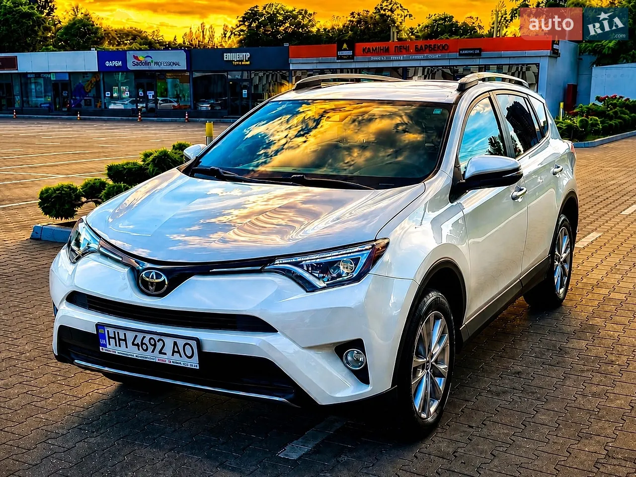 2017 Toyota RAV 4 - фото 1