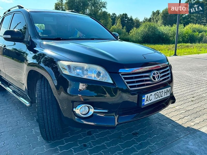 Внедорожник / Кроссовер Toyota RAV4 2010 в Ковеле
