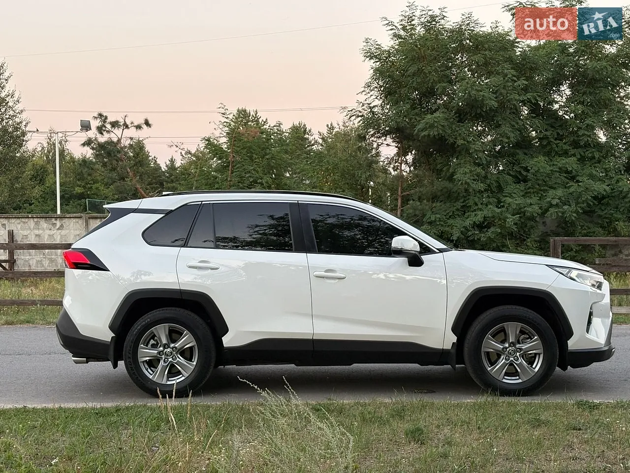 2024 Toyota RAV 4 - мініатюра 4