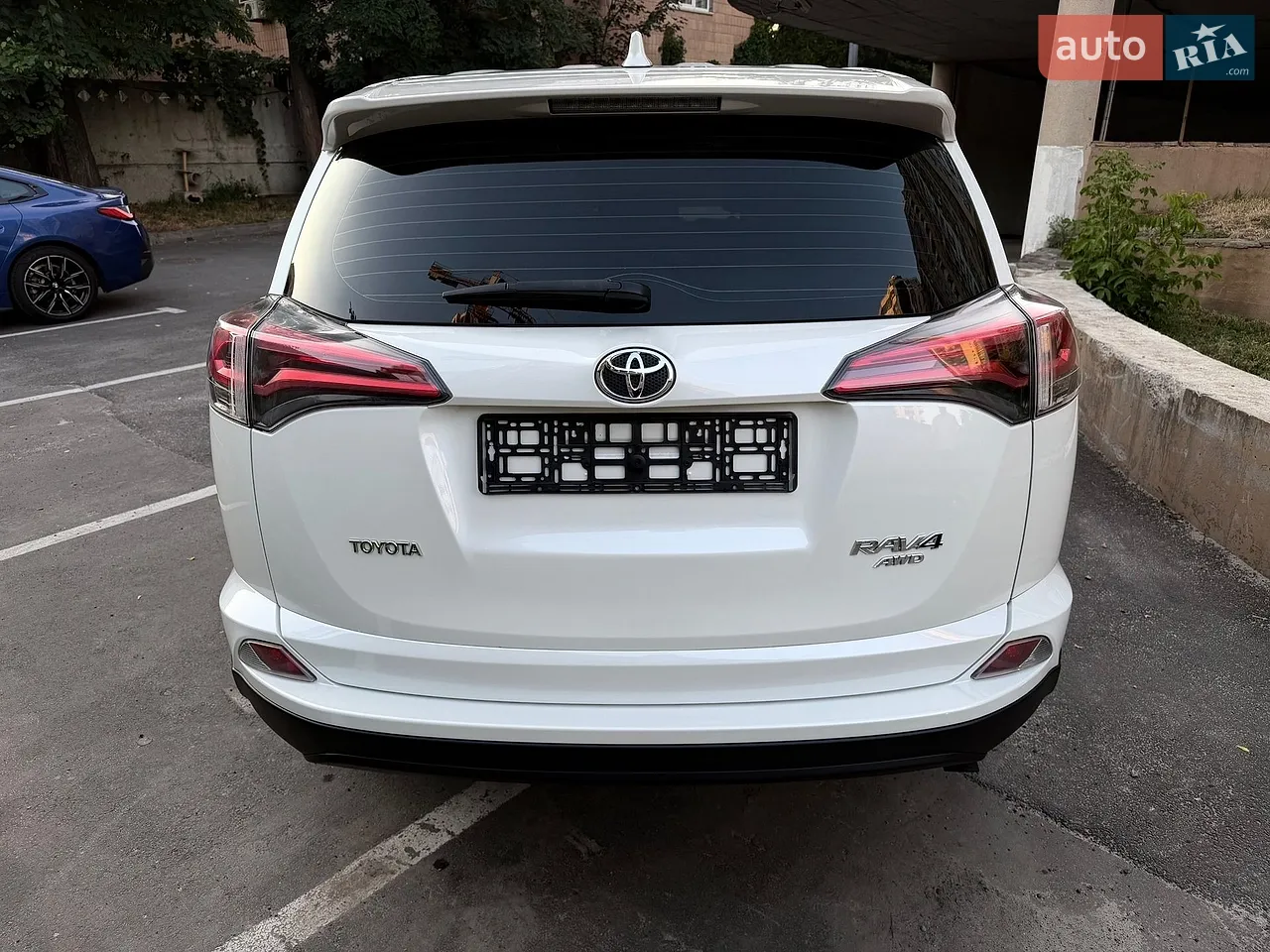 2016 Toyota RAV 4 - мініатюра 2