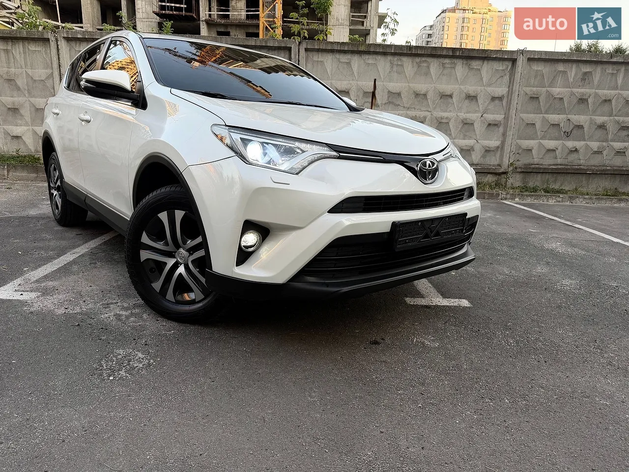 2016 Toyota RAV 4 - фото 1
