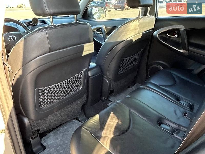 Внедорожник / Кроссовер Toyota RAV4 2007 в Киеве