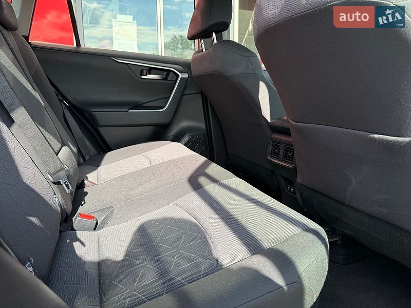 Внедорожник / Кроссовер Toyota RAV4 2018 в Виннице