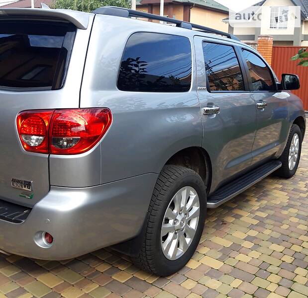 Toyota Sequoia