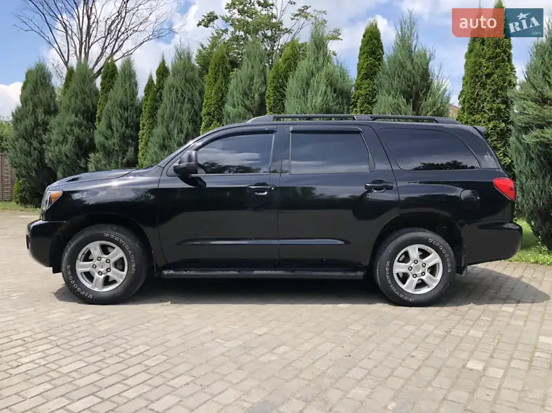 Toyota Sequoia 2010