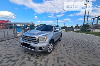 Toyota Sequoia  2011