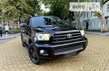 Toyota Sequoia SR5  2012