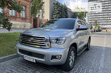 Toyota Sequoia  2015