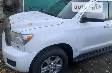 Toyota Sequoia  2014