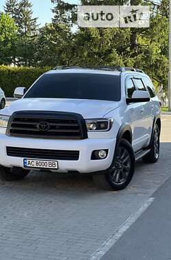 Toyota Sequoia  2013