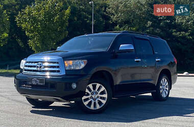 Toyota Sequoia  2016