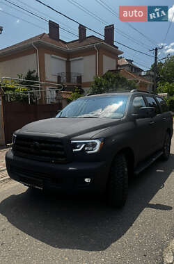 Toyota Sequoia  2010