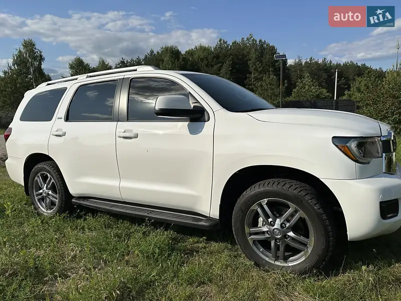 Toyota Sequoia