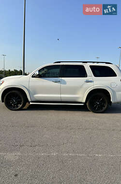 Toyota Sequoia  2013