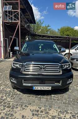 Toyota Sequoia  2014