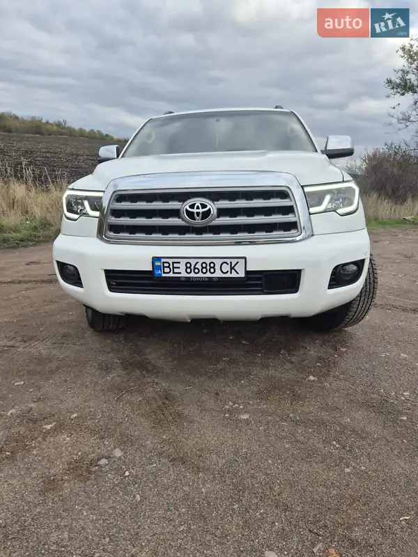 Toyota Sequoia 2011