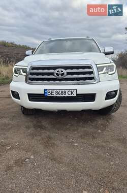 Toyota Sequoia  2011