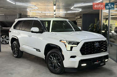 Toyota Sequoia  2023