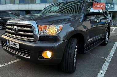Toyota Sequoia  2015