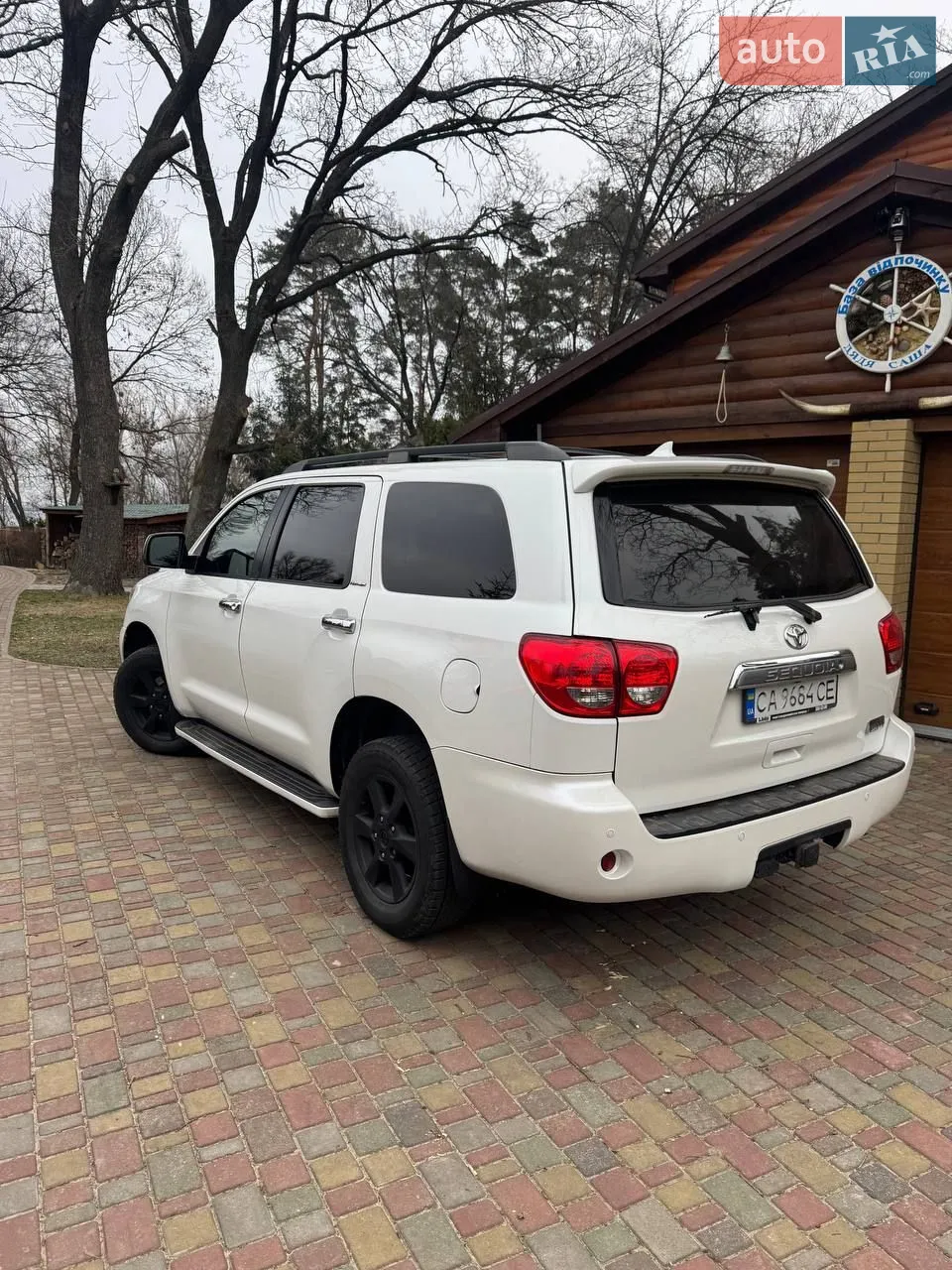 2011 Toyota Sequoia - мініатюра 3