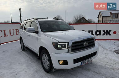 Toyota Sequoia  2011