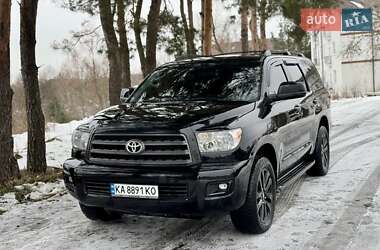Toyota Sequoia  2011