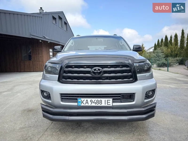 Toyota Sequoia