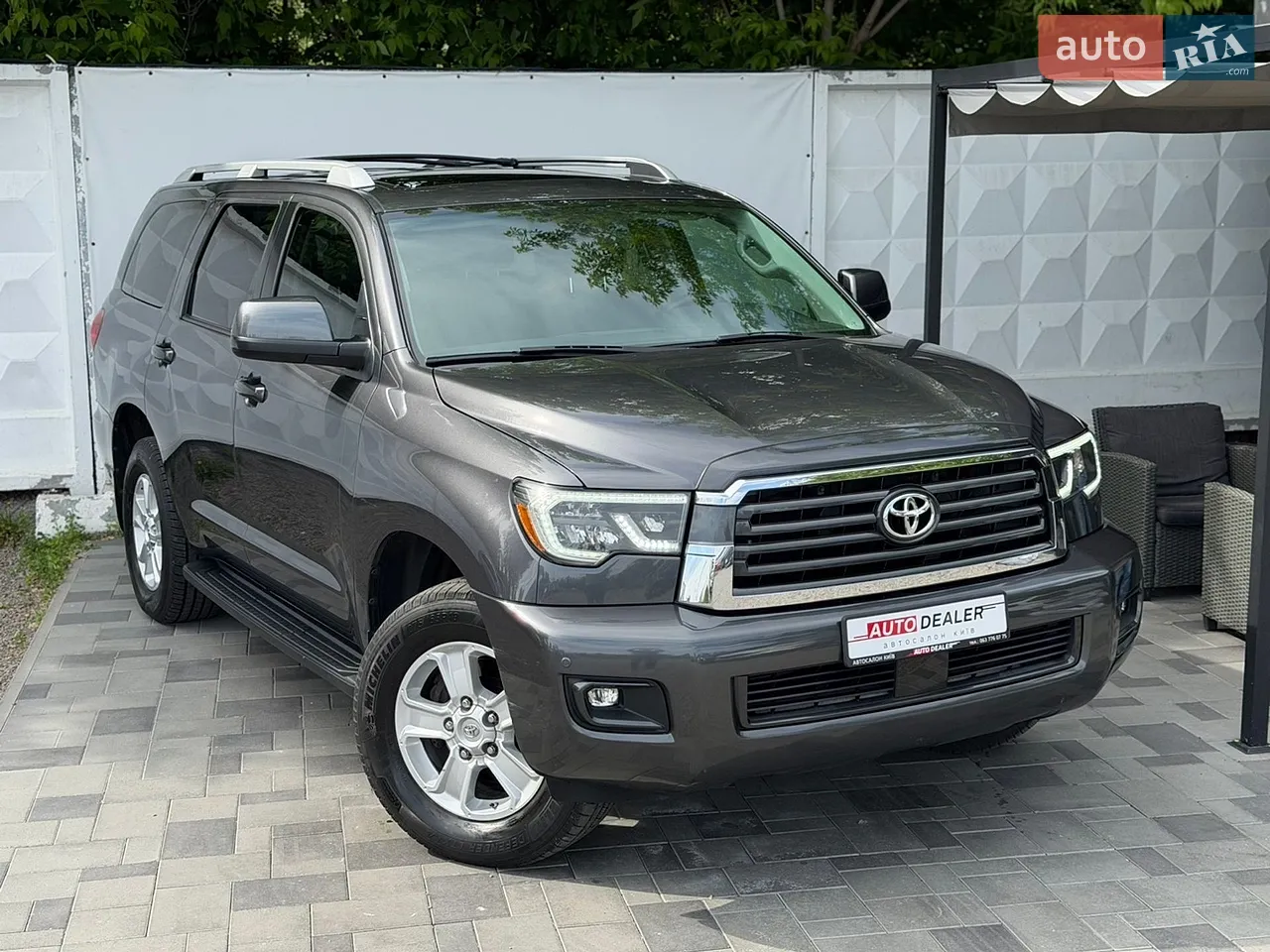 2017 Toyota Sequoia - фото 1