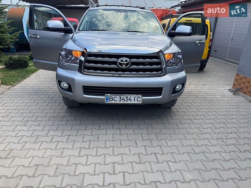 Позашляховик / Кросовер Toyota Sequoia 2016 в Дрогобичі